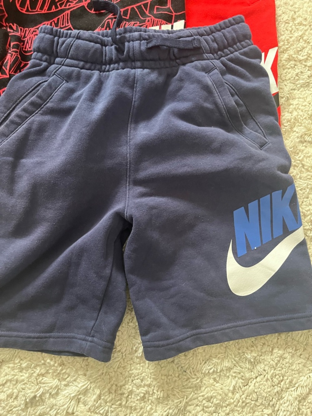 Boys Nike shorts - Picture 3 of 4